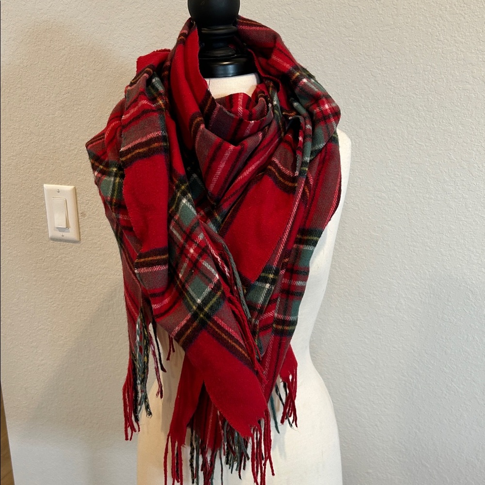 Women’s Large Plaid Scarf Wrap